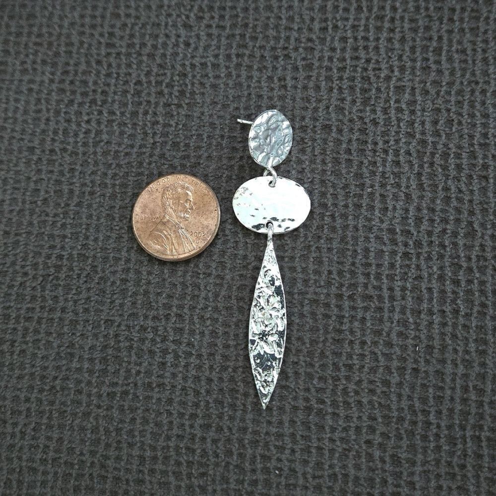 Noa Zuman Silver🤍 Hammered🔨 Geometric📐 Dangle Earrings - Picture 6 of 15